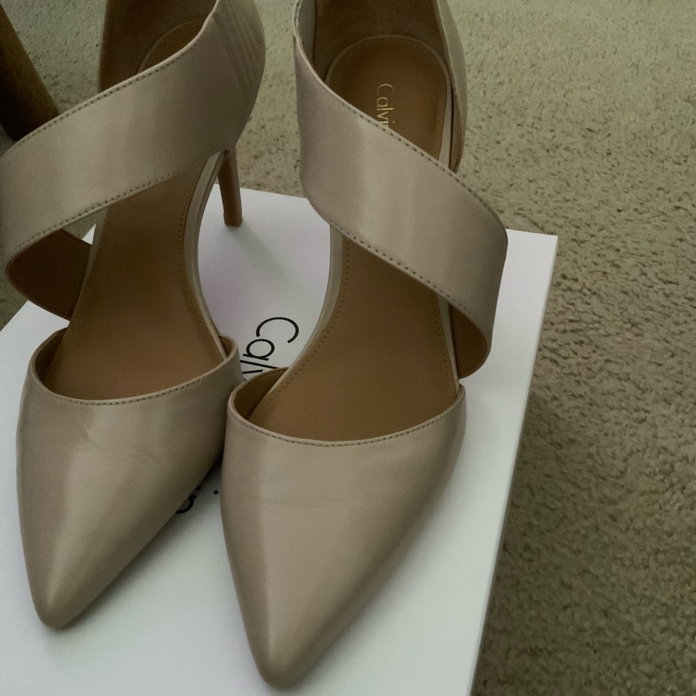 Calvin Klein pumps